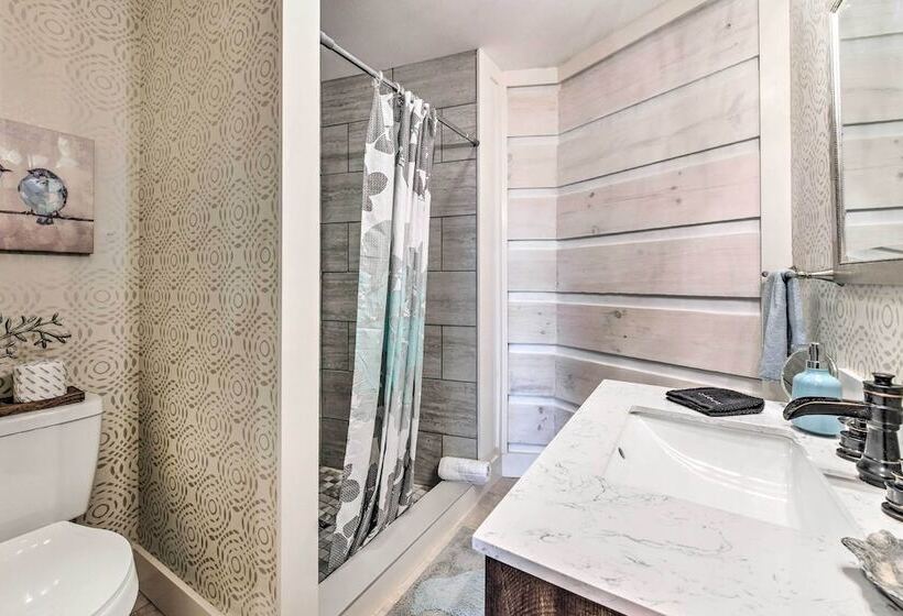 True Log Cabin W/ Game Room, Year Round Views