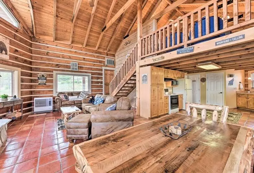 True Log Cabin W/ Game Room, Year Round Views