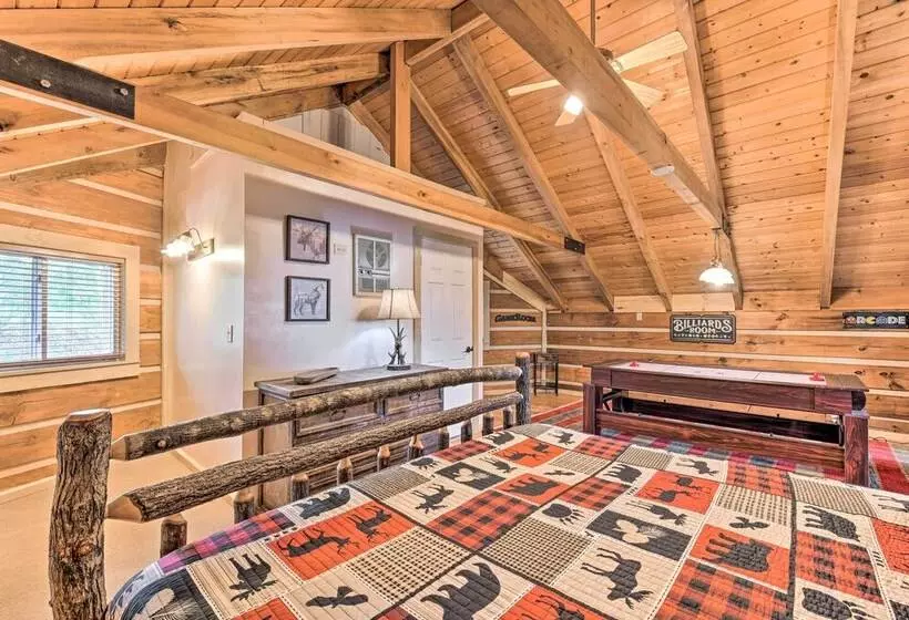True Log Cabin W/ Game Room, Year Round Views