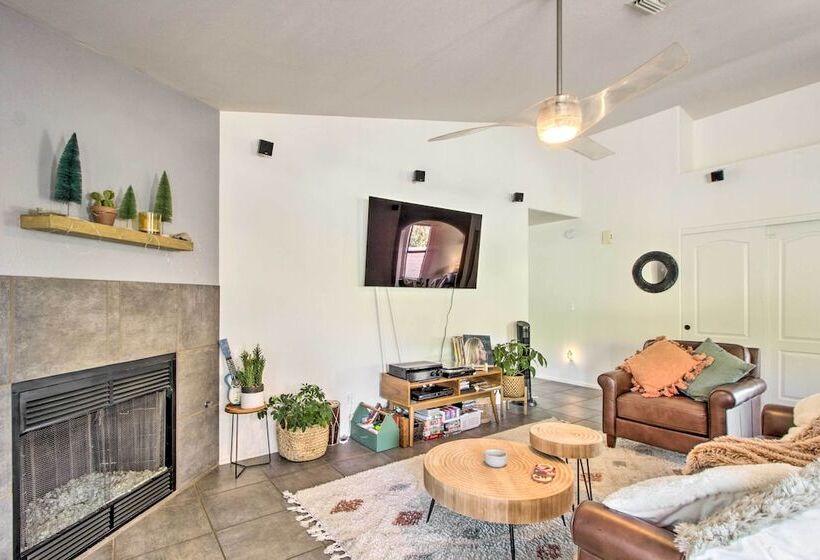 Tucson Retreat W/ Private Pool + Mtn Views