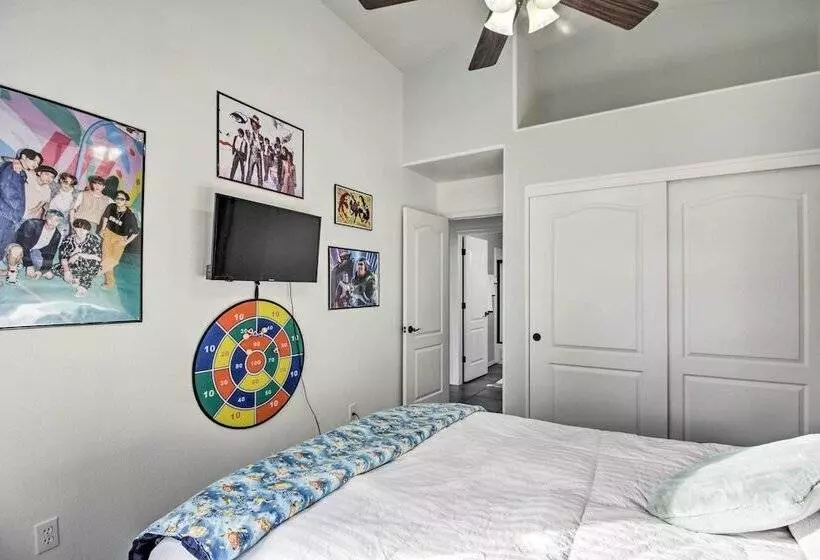 Tucson Retreat W/ Private Pool + Mtn Views