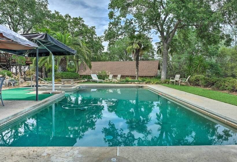 Unique  Yosemite Mountaintop Retreat  On 100 Acres