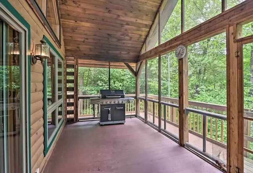 Warrensburg Cabin W/ Hot Tub: 15 Mi To Lake George