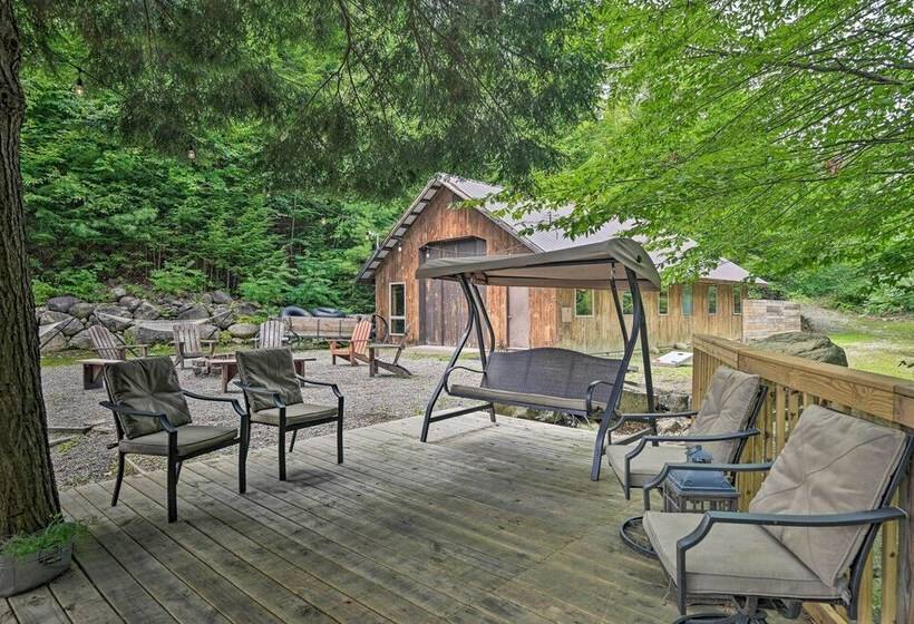 Warrensburg Cabin W/ Hot Tub: 15 Mi To Lake George