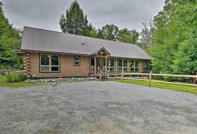 Warrensburg Cabin W/ Hot Tub: 15 Mi To Lake George