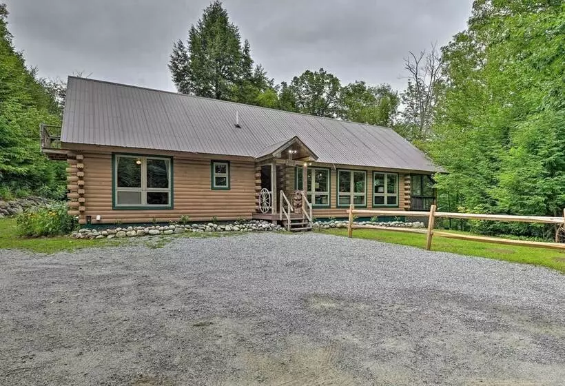 Warrensburg Cabin W/ Hot Tub: 15 Mi To Lake George