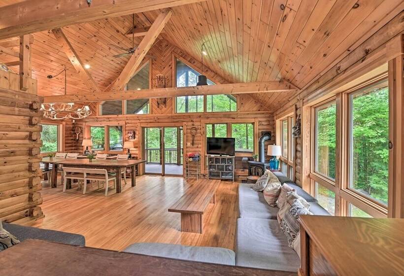 Warrensburg Cabin W/ Hot Tub: 15 Mi To Lake George