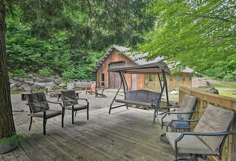Warrensburg Cabin W/ Hot Tub: 15 Mi To Lake George