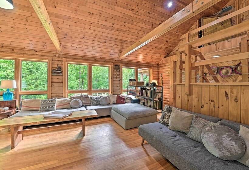 Warrensburg Cabin W/ Hot Tub: 15 Mi To Lake George