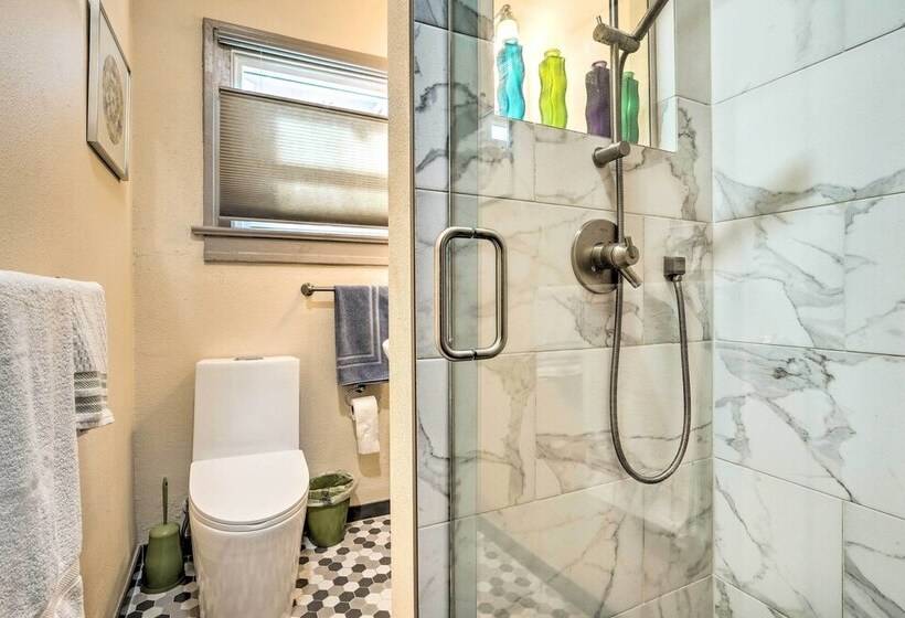 Annies Green Bungalow: 2 Mi To Downtown Phoenix!