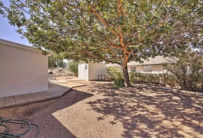 55 + Apache Junction Home: Patio & Mountain Views