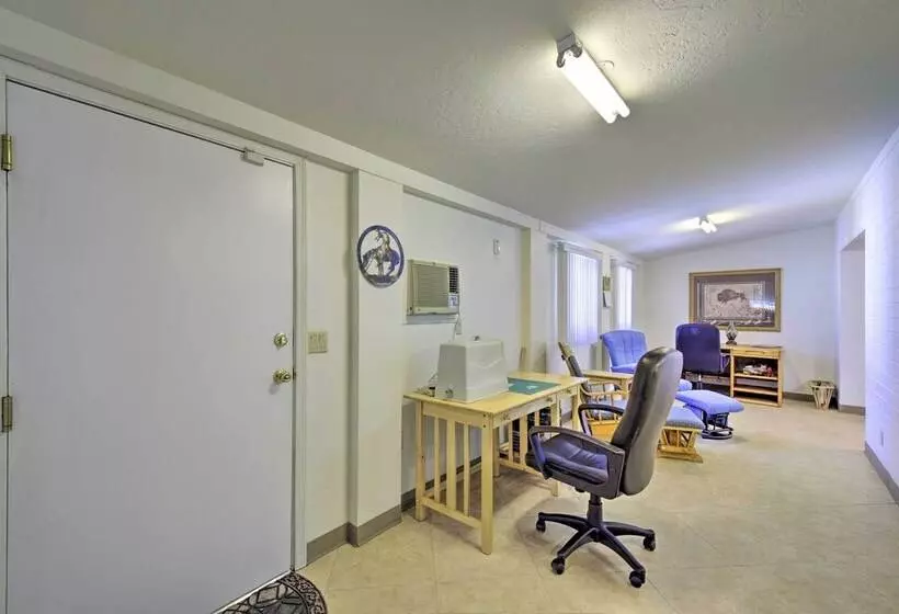 55 + Apache Junction Home: Patio & Mountain Views