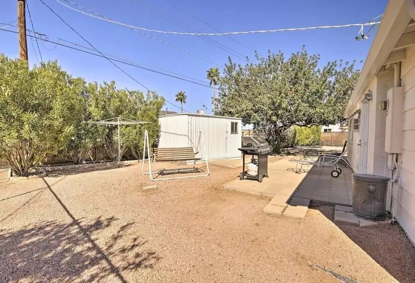 55 + Apache Junction Home: Patio & Mountain Views