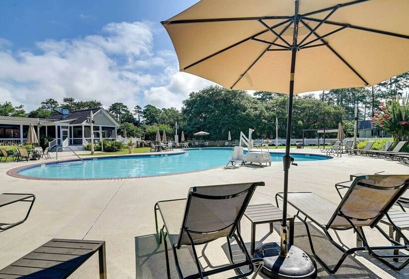 Charming Cottage Near Golf Courses & Marsh Walk!