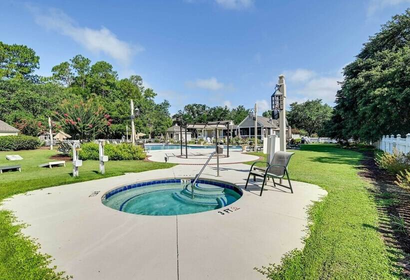 Charming Cottage Near Golf Courses & Marsh Walk!