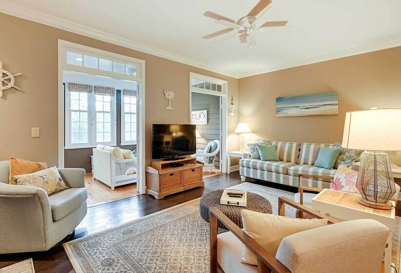 Charming Cottage Near Golf Courses & Marsh Walk!