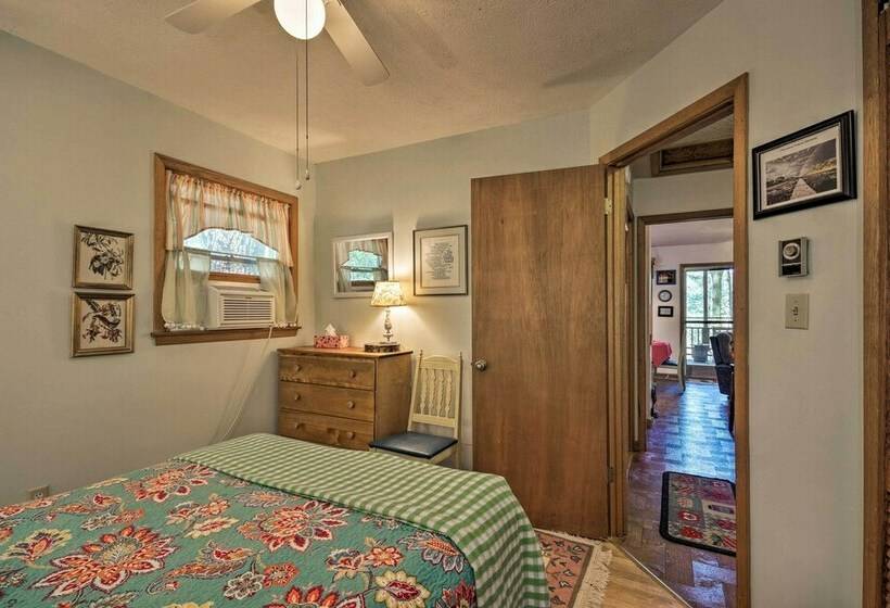 Charming Hendersonville Cottage W/porches & Views!
