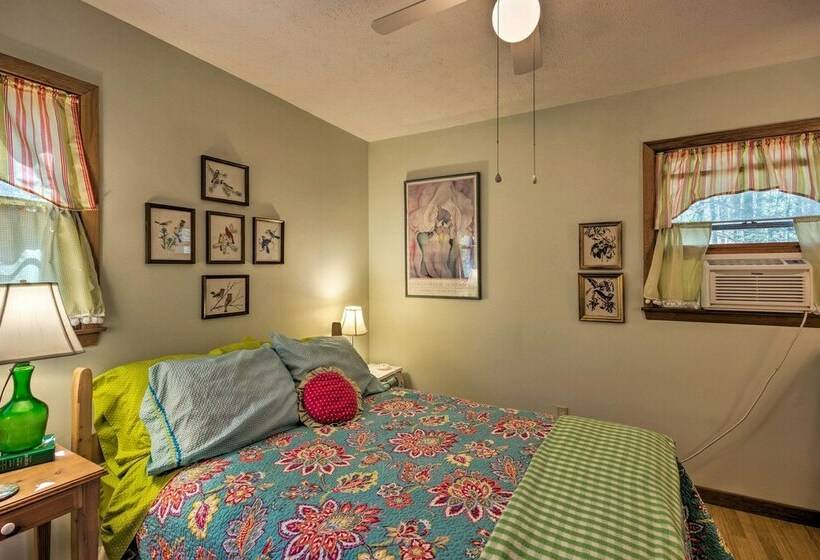 Charming Hendersonville Cottage W/porches & Views!