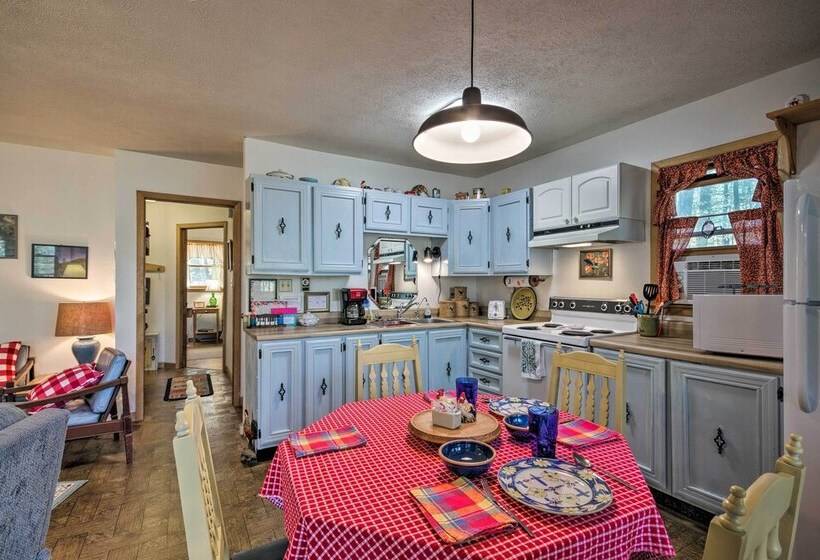Charming Hendersonville Cottage W/porches & Views!