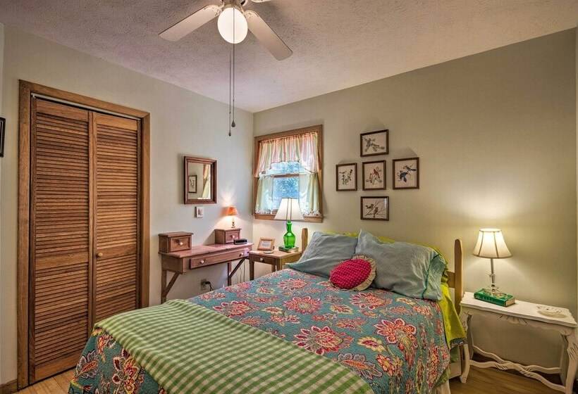 Charming Hendersonville Cottage W/porches & Views!