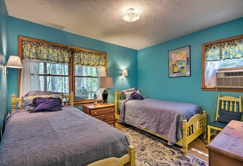 Charming Hendersonville Cottage W/porches & Views!