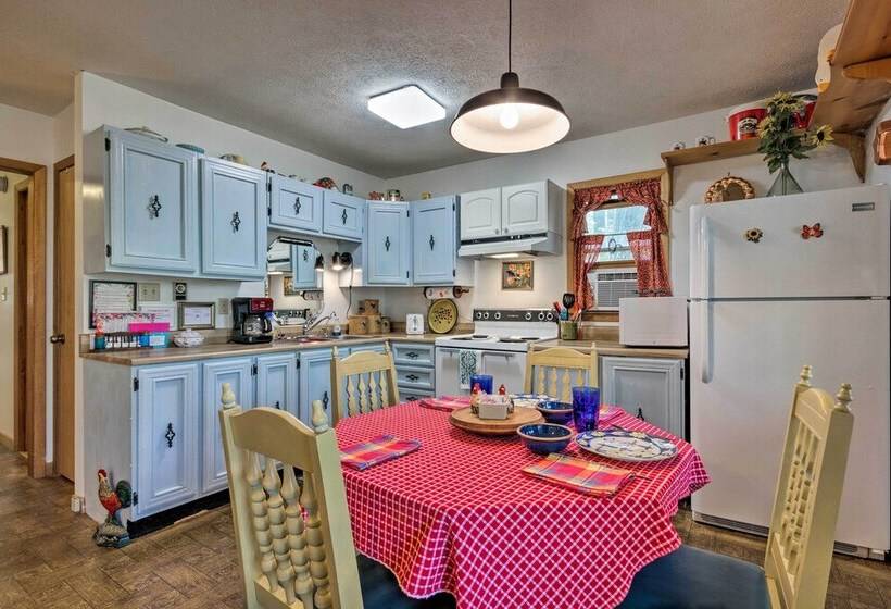 Charming Hendersonville Cottage W/porches & Views!