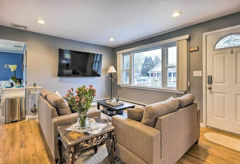 Charming Rocky Point Home ~ 1 Mi To Beach!