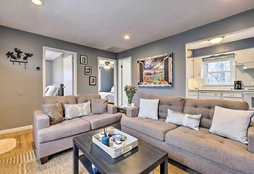 Charming Rocky Point Home ~ 1 Mi To Beach!