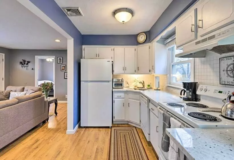 Charming Rocky Point Home ~ 1 Mi To Beach!