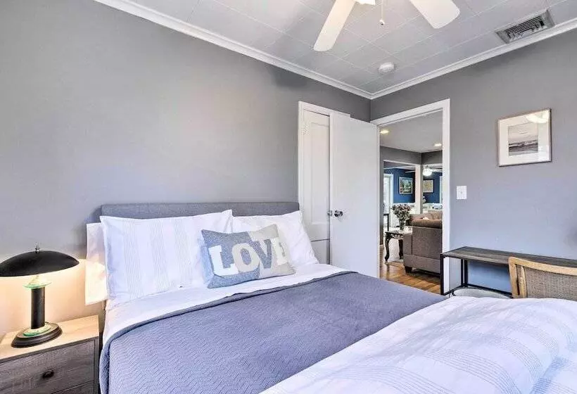 Charming Rocky Point Home ~ 1 Mi To Beach!