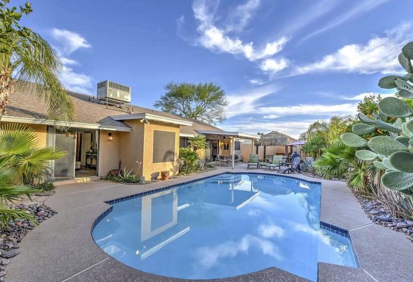 Charming Scottsdale Home W/ Pool, Hot Tub + Patio!