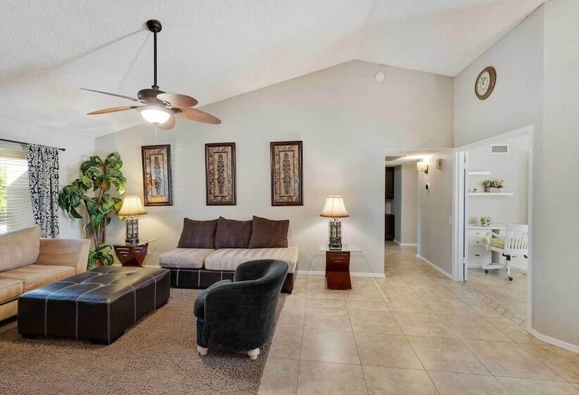 Charming Scottsdale Home W/ Pool, Hot Tub + Patio!