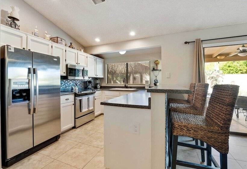 Charming Scottsdale Home W/ Pool, Hot Tub + Patio!