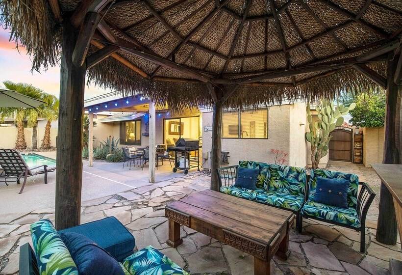 Charming Scottsdale Home W/ Pool, Hot Tub + Patio!