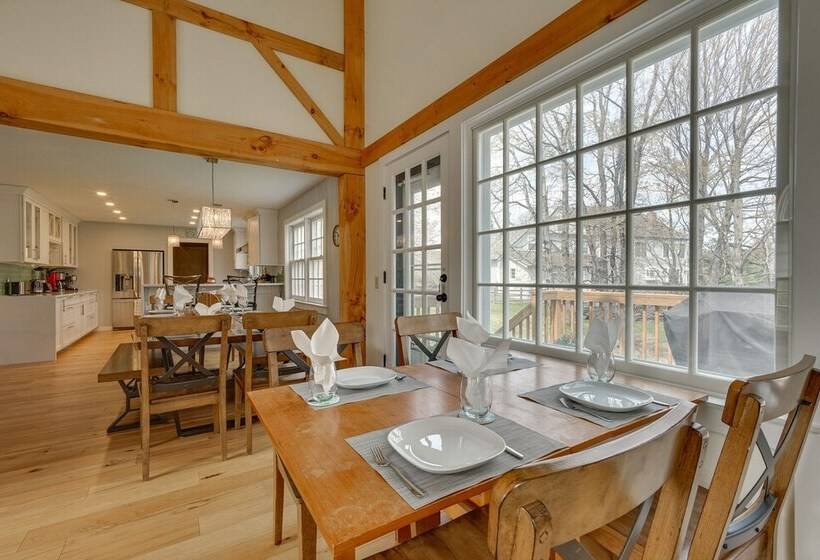 Chic Dover Home W/ Hot Tub: 1 Mi To Golf!