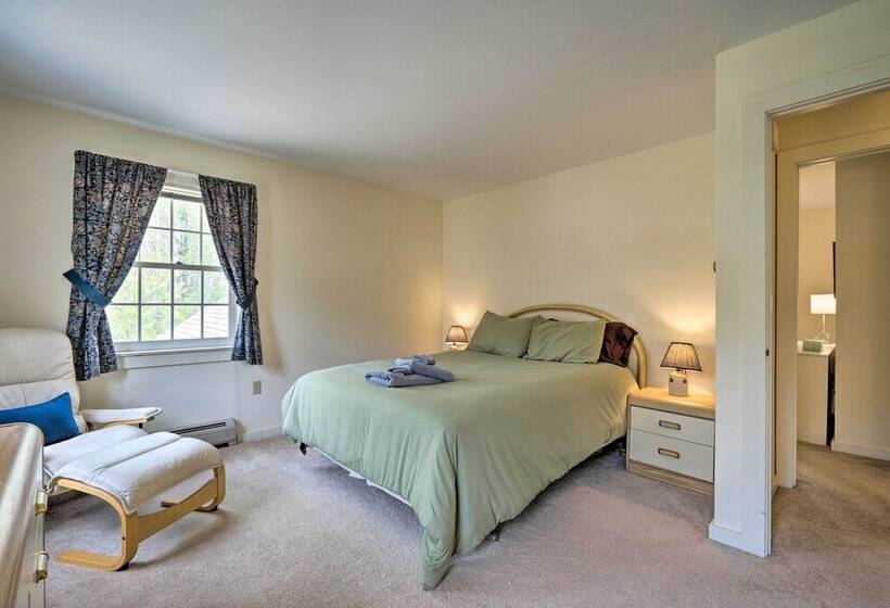 Chic Dover Home W/ Hot Tub: 1 Mi To Golf!