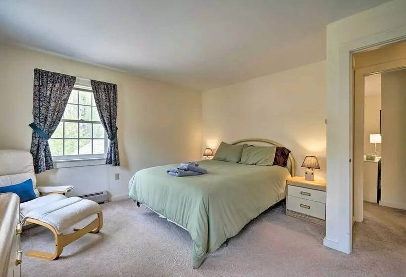 Chic Dover Home W/ Hot Tub: 1 Mi To Golf!