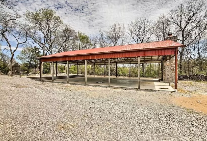 Country Home W/ Fire Pit: 40 Mi To Nashville!