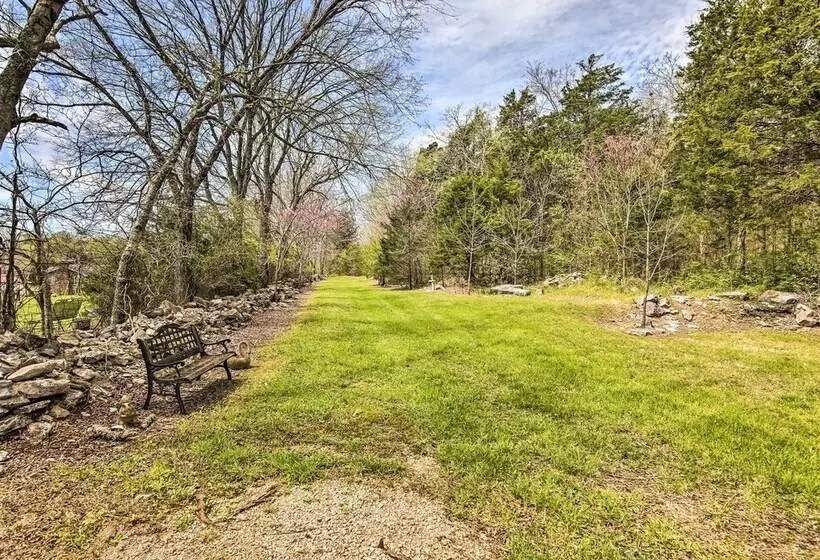Country Home W/ Fire Pit: 40 Mi To Nashville!