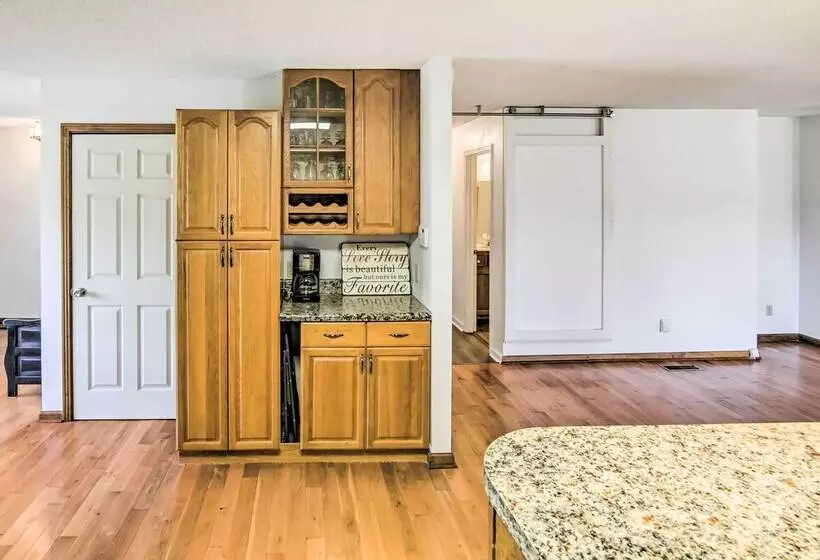 Country Home W/ Fire Pit: 40 Mi To Nashville!