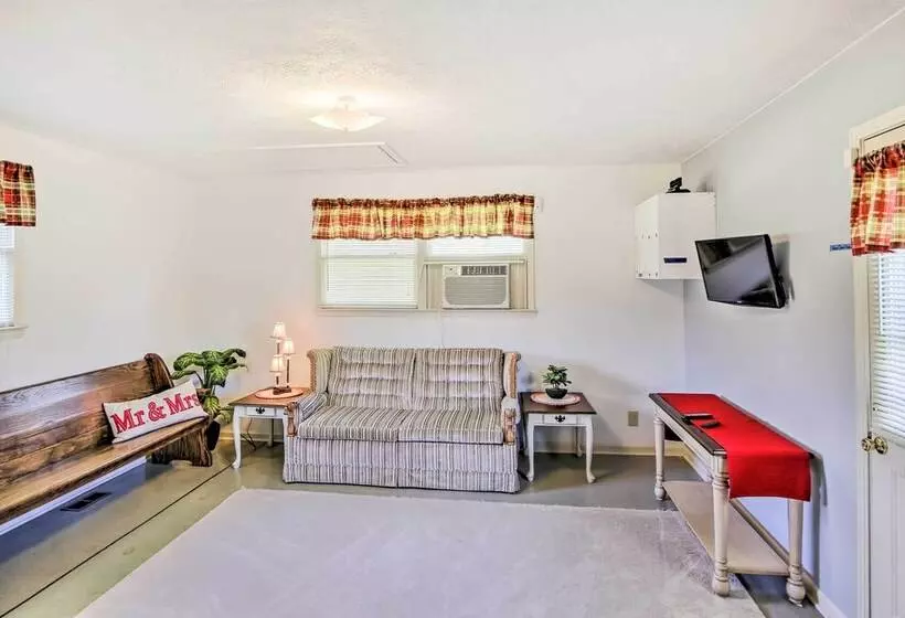 Country Home W/ Fire Pit: 40 Mi To Nashville!