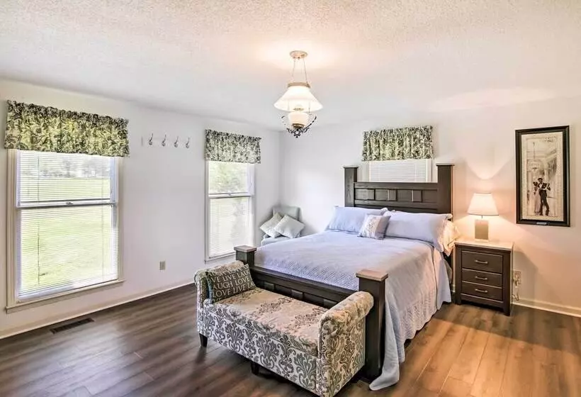 Country Home W/ Fire Pit: 40 Mi To Nashville!