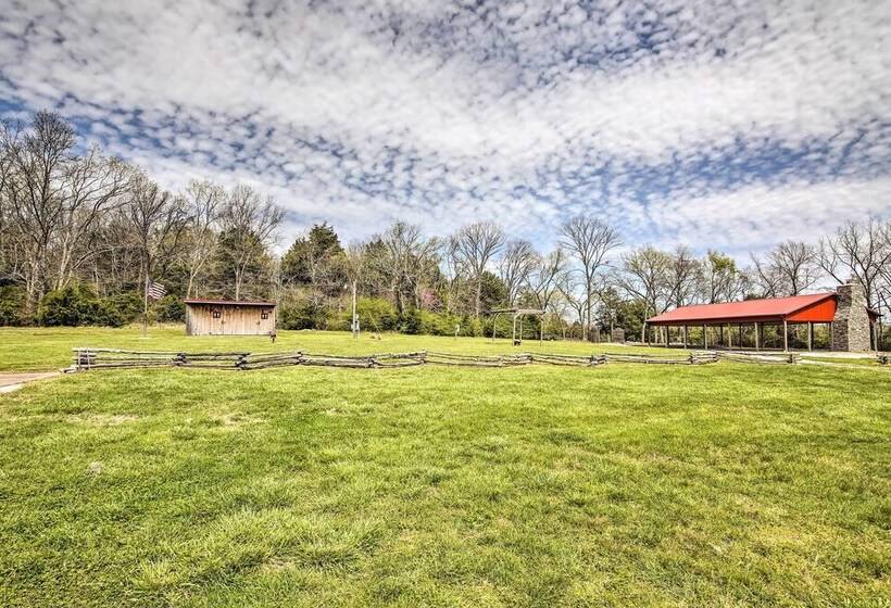 Country Home W/ Fire Pit: 40 Mi To Nashville!
