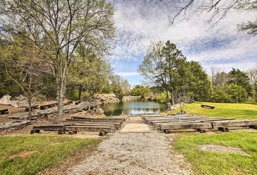 Country Home W/ Fire Pit: 40 Mi To Nashville!
