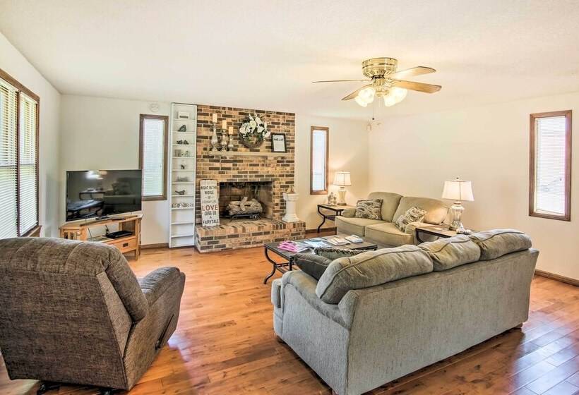 Country Home W/ Fire Pit: 40 Mi To Nashville!