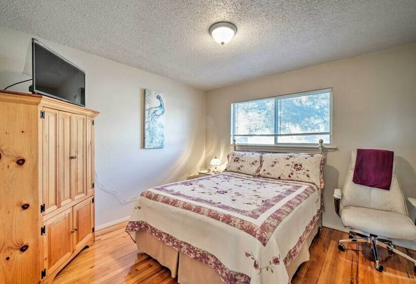 Family Friendly Cortez Cedar House W/ Yard!