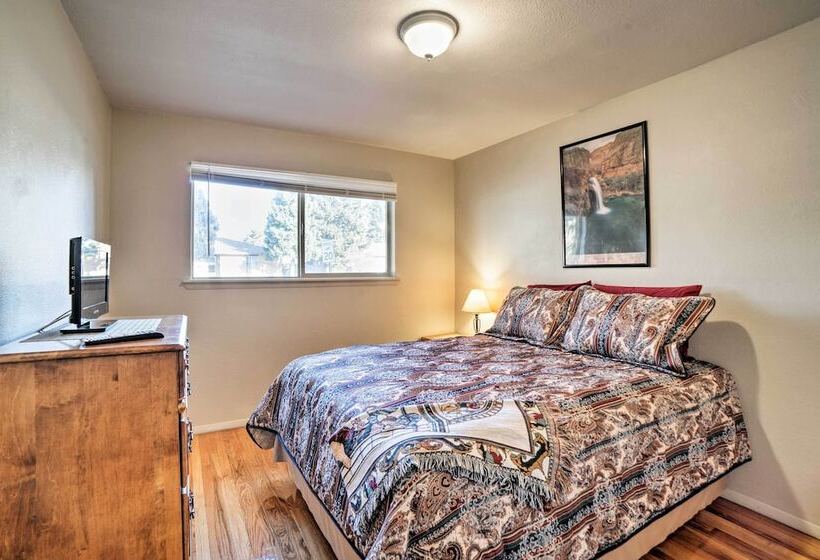 Family Friendly Cortez Cedar House W/ Yard!