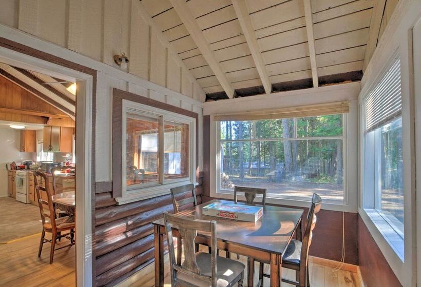 Cozy Klamath Falls Home Near Fishing & Parks!