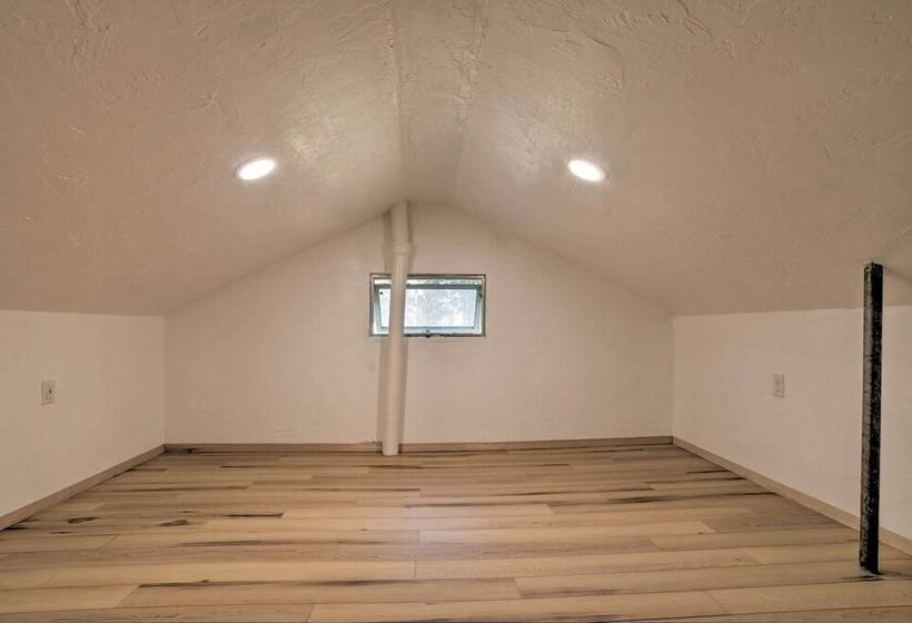 Cozy Klamath Falls Home Near Fishing & Parks!