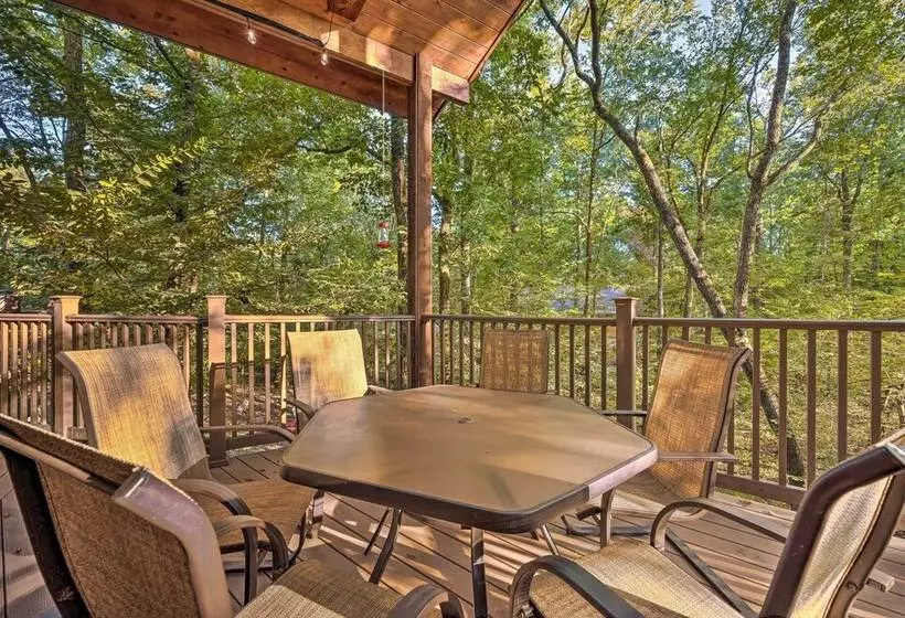 Creekside Broken Bow Cabin W/ Hot Tub & Fire Pit!